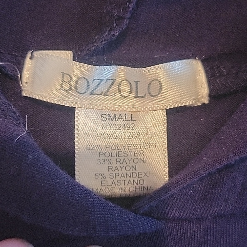 LONG SLEEVE HOODED TSHIRT SIZE SMALL - Picture 2 of 4